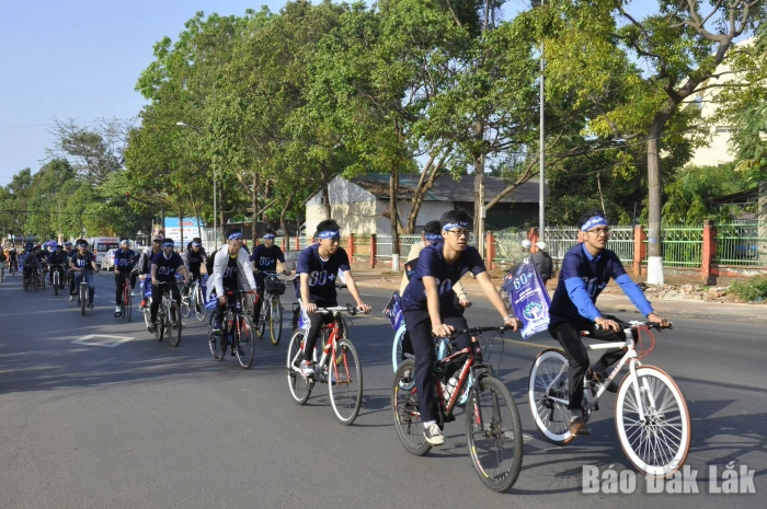 Từ Một giờ tắt đèn đến thói quen sống xanh