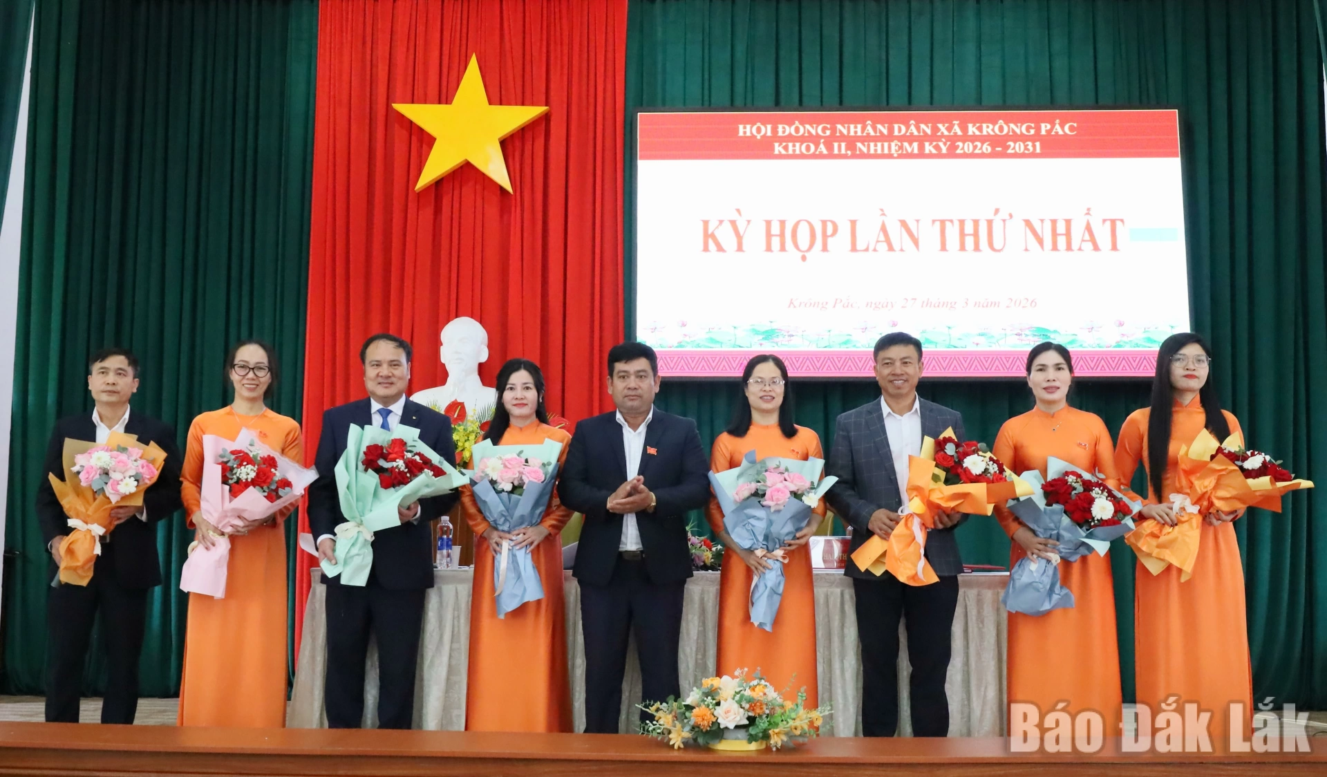 ra mắt HĐND khóa II