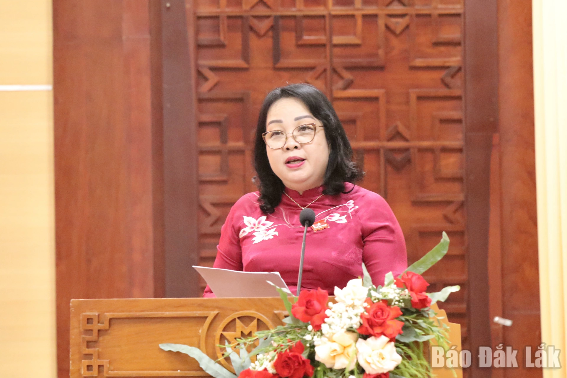 Cao Thị Hòa An, Ủy viên Ban Chấp hành Trung ương Đảng, Phó Bí thư Thường trực Tỉnh ủy, Chủ tịch HĐND tỉnh phát biểu khai mạc. Ảnh: Vạn Tiếp