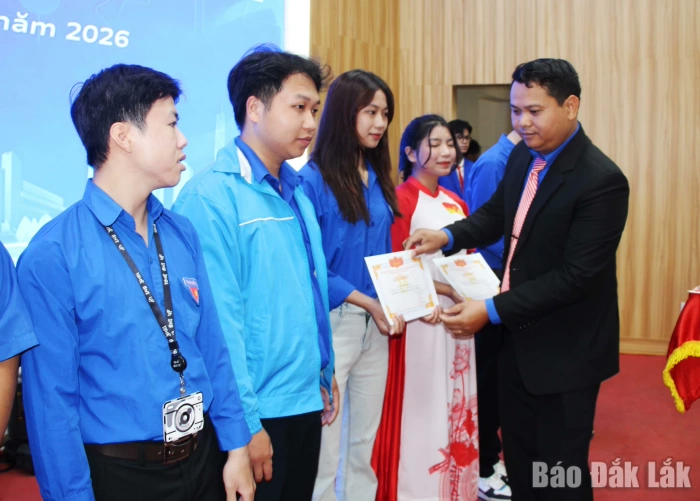 Tuổi trẻ Trường Đại học Tây Nguyên sôi nổi chuỗi hoạt động chào mừng 95 năm Ngày thành lập Đoàn