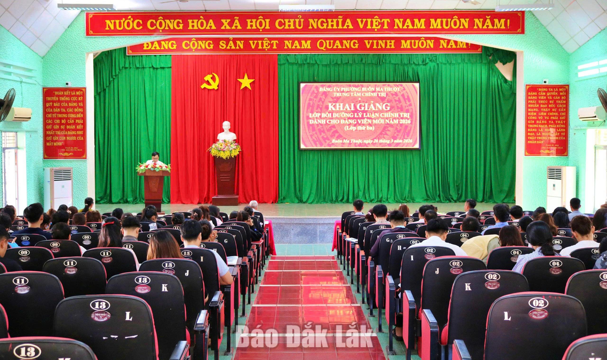 Quang cảnh lớp bồi dưỡng.