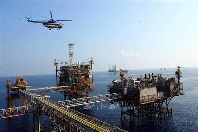 Giàn công nghệ trung tâm số 2 của mỏ Bạch Hổ thuộc Liên doanh Việt – Nga (Vietsovpetro). Ảnh: Huy Hùng/TTXVN