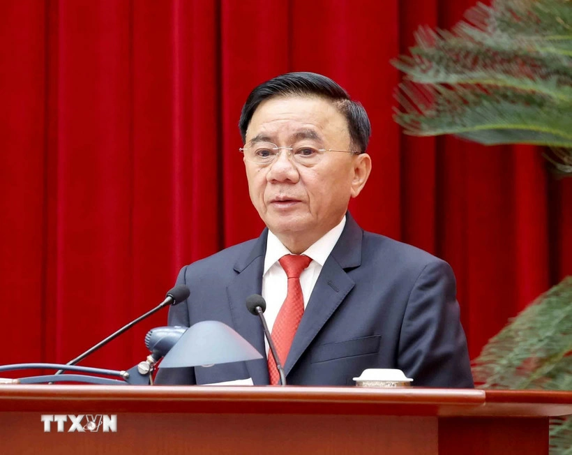 Đồng chí Trần Cẩm Tú, Ủy viên Bộ Chính trị, Thường trực Ban Bí thư, Trưởng Tiểu ban Tổ chức, phục vụ Đại hội XIV của Đảng phát biểu chỉ đạo hội nghị. Ảnh: TTXVN