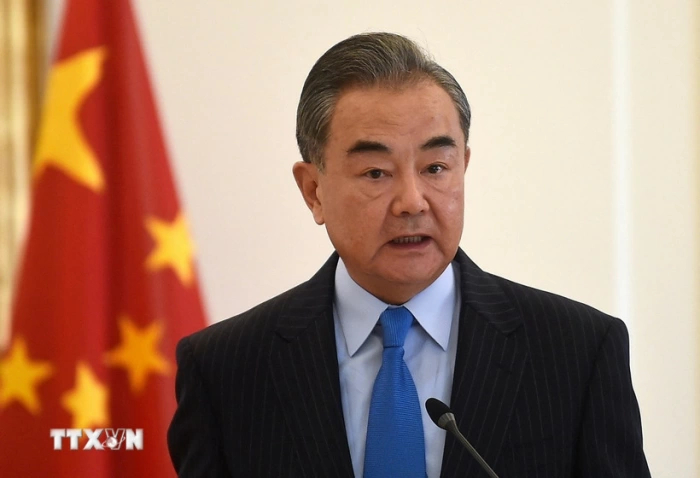 Trung Quốc kêu gọi ngừng bắn, ASEAN xem xét họp khẩn về an ninh năng lượng