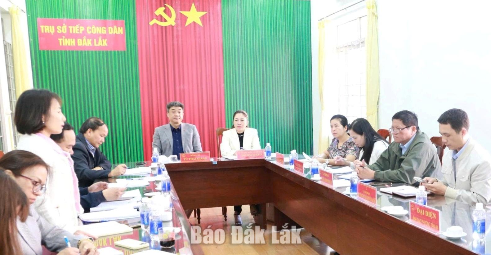 Lãnh đạo HĐND tỉnh chủ trì một buổi tiếp công dân định kỳ.