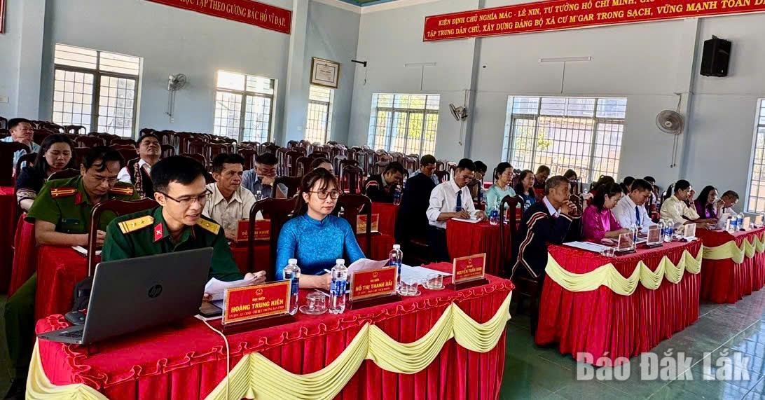 Quang cảnh cuộc họp.