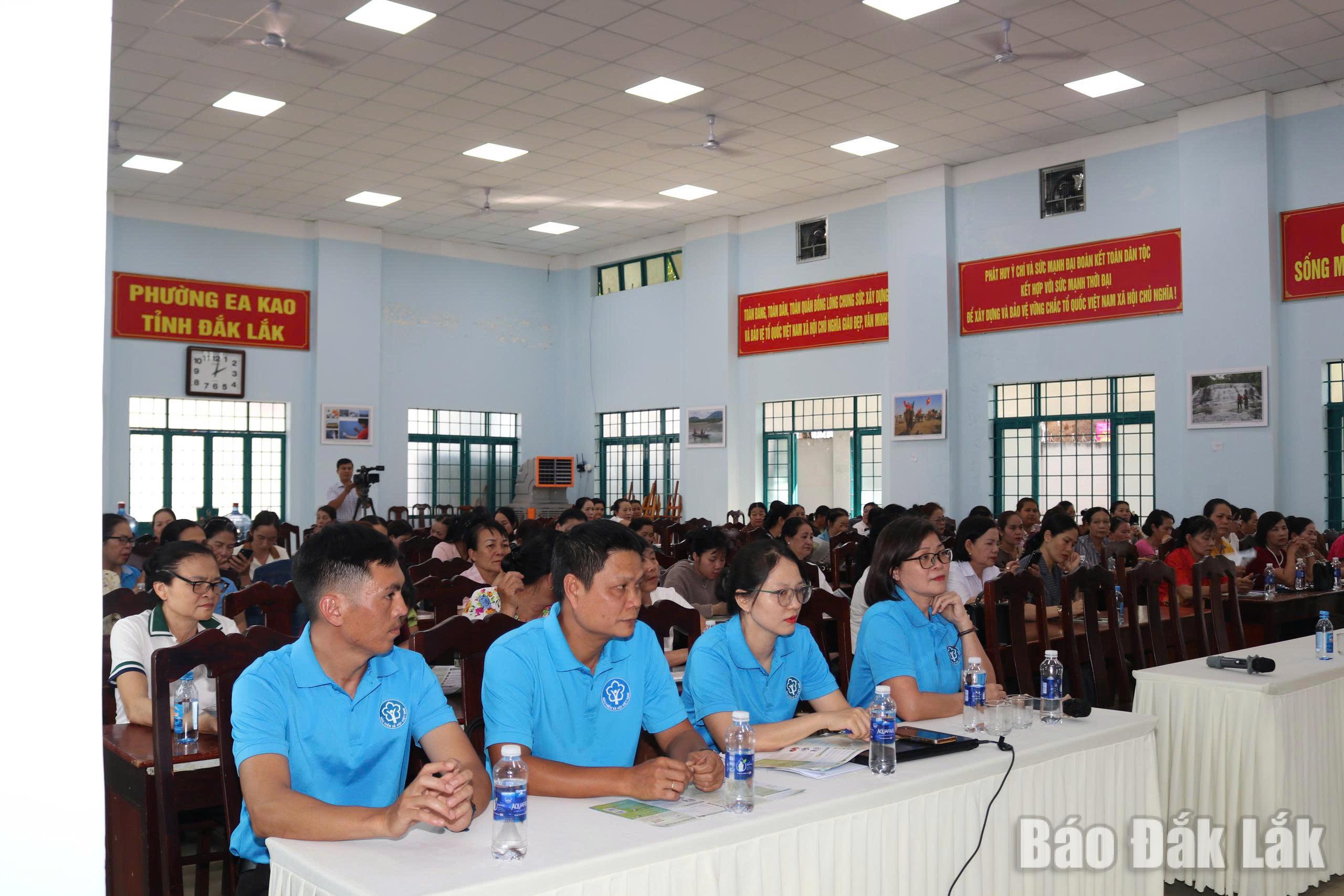 Các đại biểu tham dự hội nghị