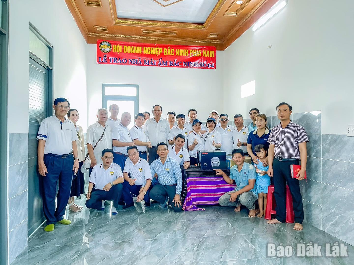 gia đình anh Y Hinh Niê 