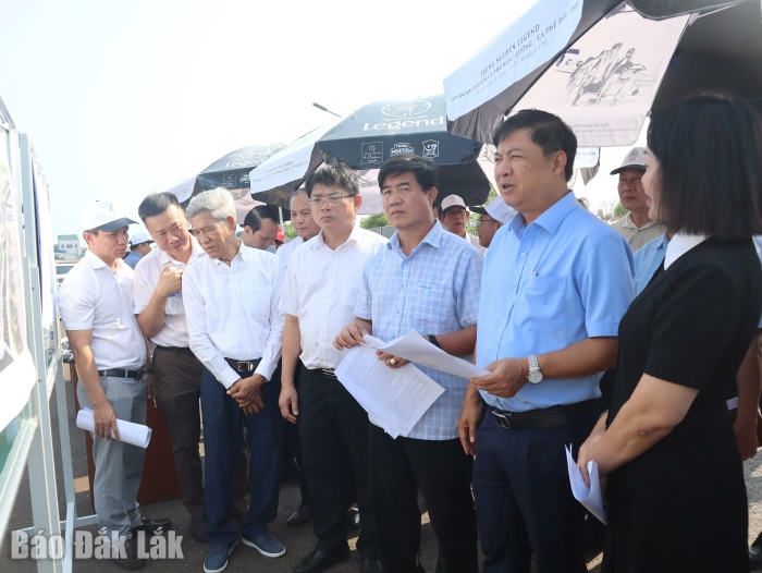 Bí thư Tỉnh ủy Lương Nguyễn Minh Triết kiểm tra các công trình, dự án