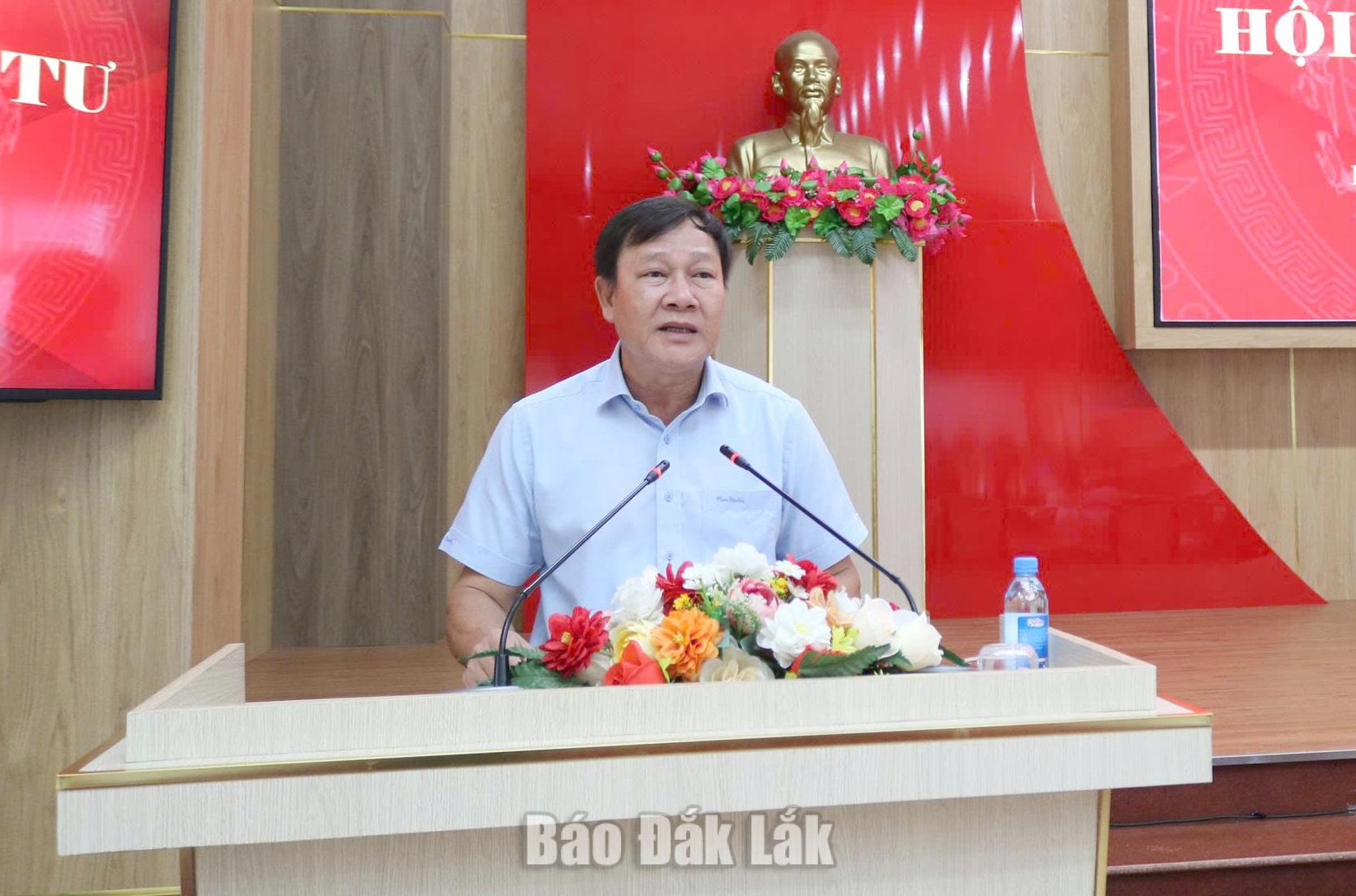 Ủy viên Ban Thường vụ Tỉnh ủy, Bí thư Đảng ủy, Chủ tịch HĐND phường Buôn Ma Thuột Trần Phú Hùng phát biểu kết luận hội nghị.