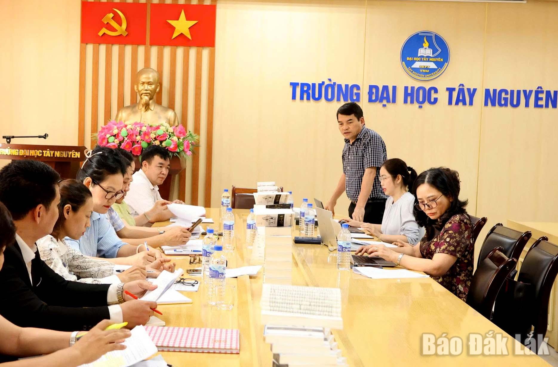 Ông Phạm Tuấn Anh, Phó Cục trưởng Cục Nhà giáo và Cán bộ quản lý giáo dục (Bộ Giáo dục và Đào tạo) phát biểu tại buổi làm việc.