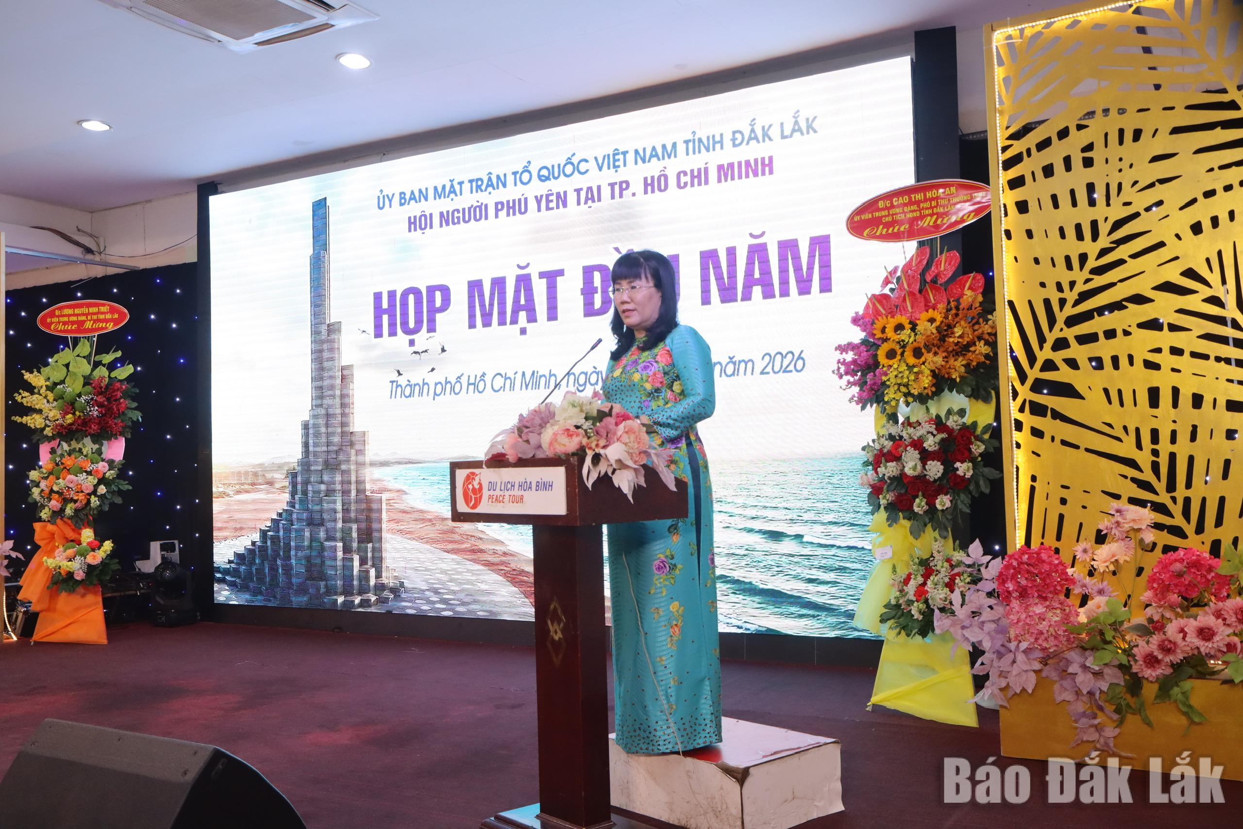 Đồng chí Hồ Thị Nguyên Thảo, Ủy viên Ban Thường vụ Tỉnh ủy, Phó Chủ tịch UBND tỉnh phát biểu tại buổi gặp mặt.