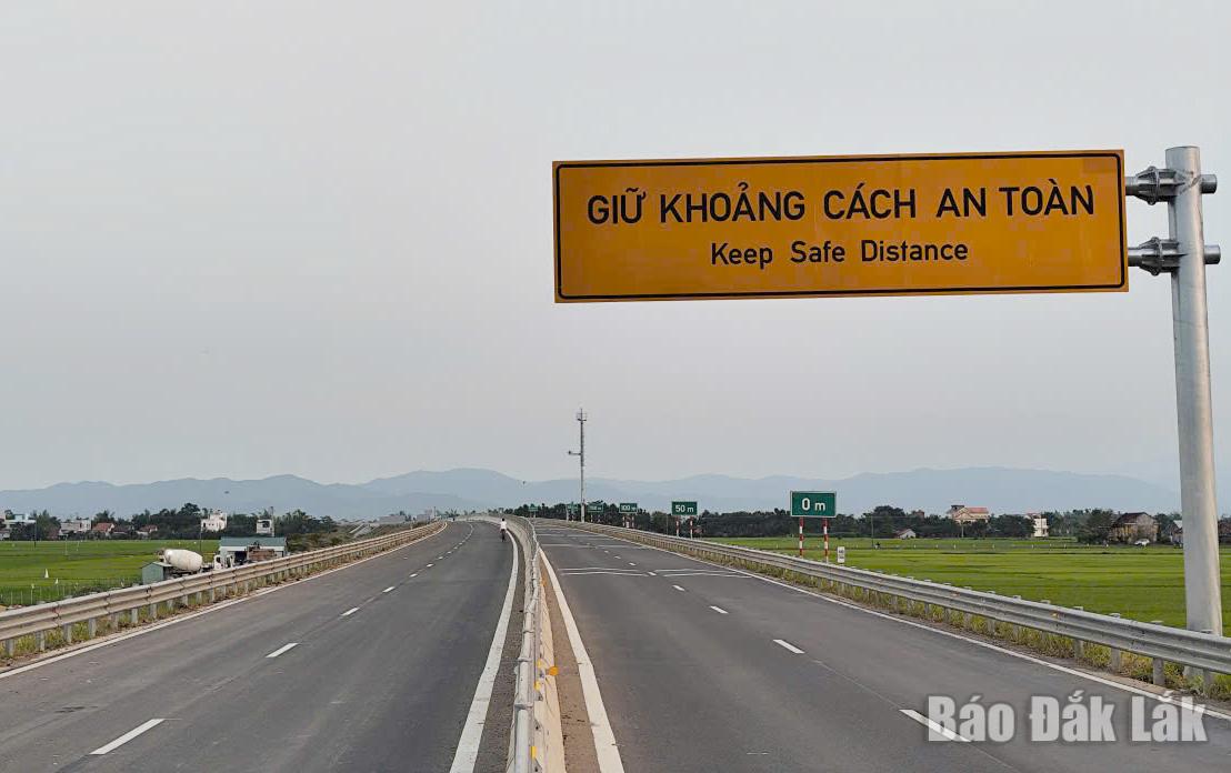 Một đoạn cao tốc thuộc dự án thành phần Chí Thạnh - Vân Phong đã được hoàn thành. 