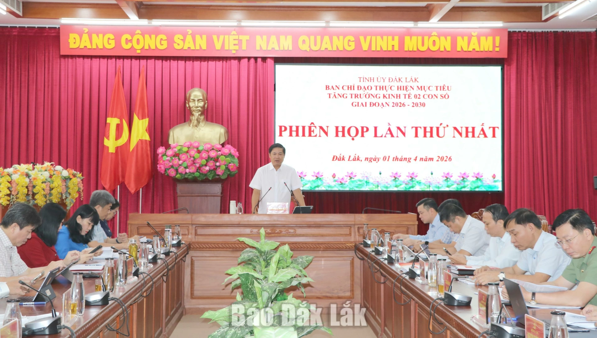 Đồng chí Lương Nguyễn Minh Triết, Ủy viên Ban Chấp hành Trung ương Đảng, Bí thư Tỉnh ủy chủ trì cuộc họp.