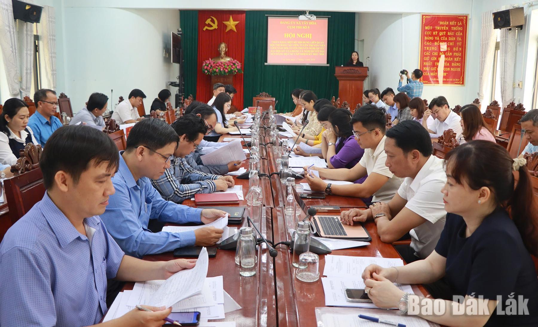 Quang cảnh hội nghị.