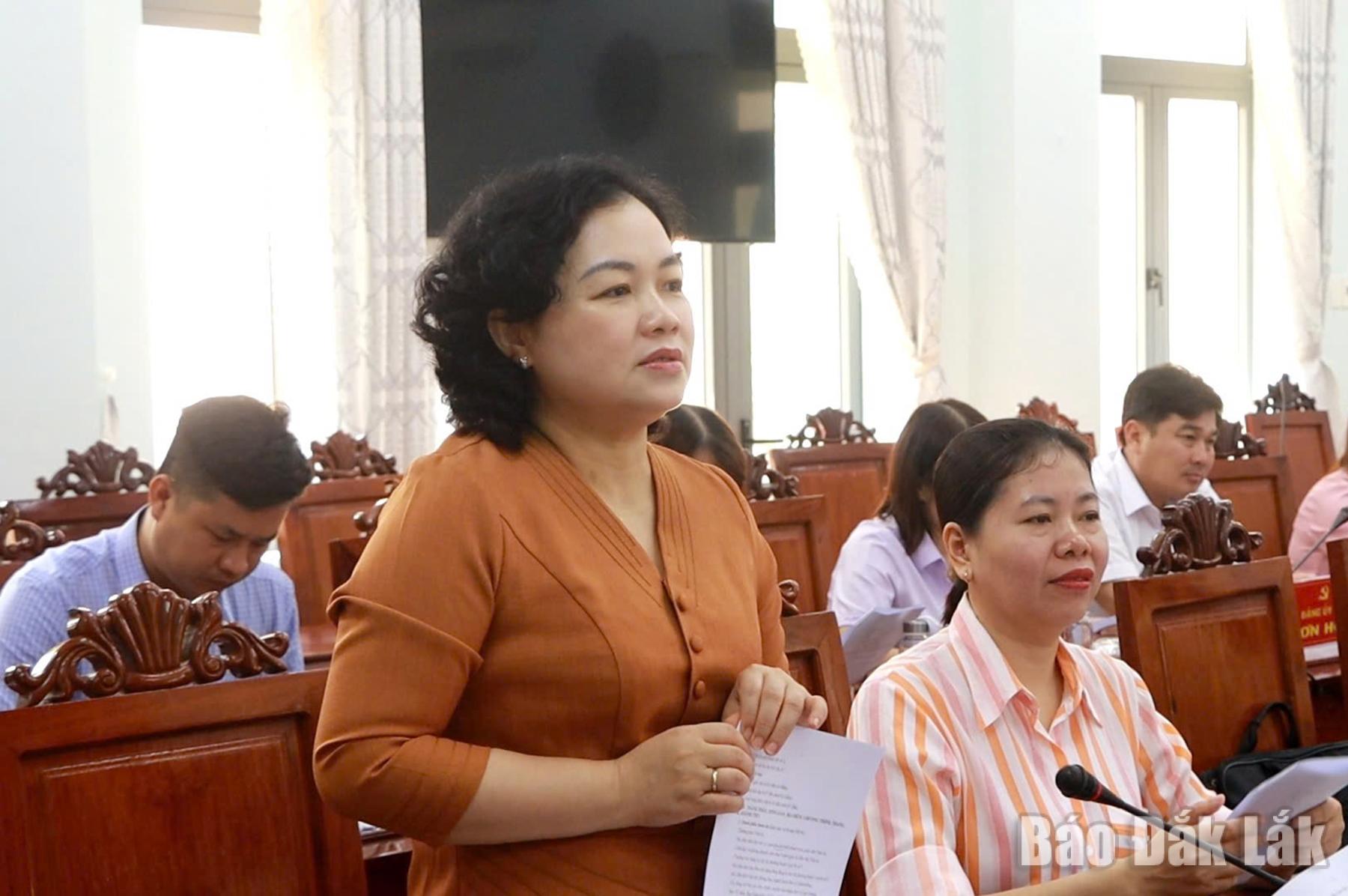 Ủy viên Ban Thường vụ Tỉnh ủy, Bí thư Đảng ủy phường Tuy Hòa Đào Bảo Minh phát biểu tại hội nghị,