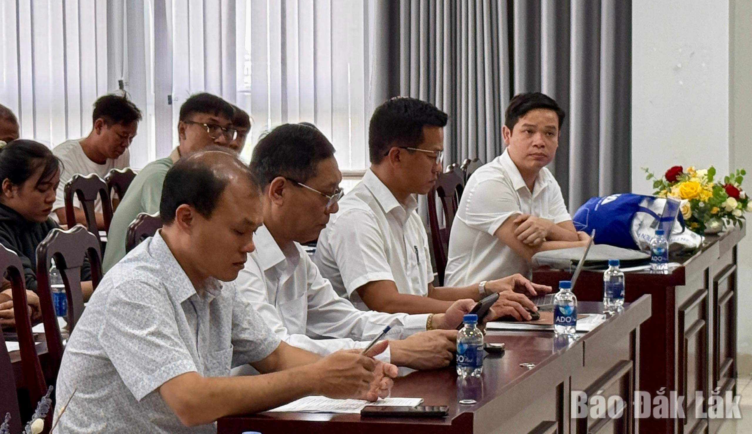 Đại biểu tham dự buổi gặp mặt.