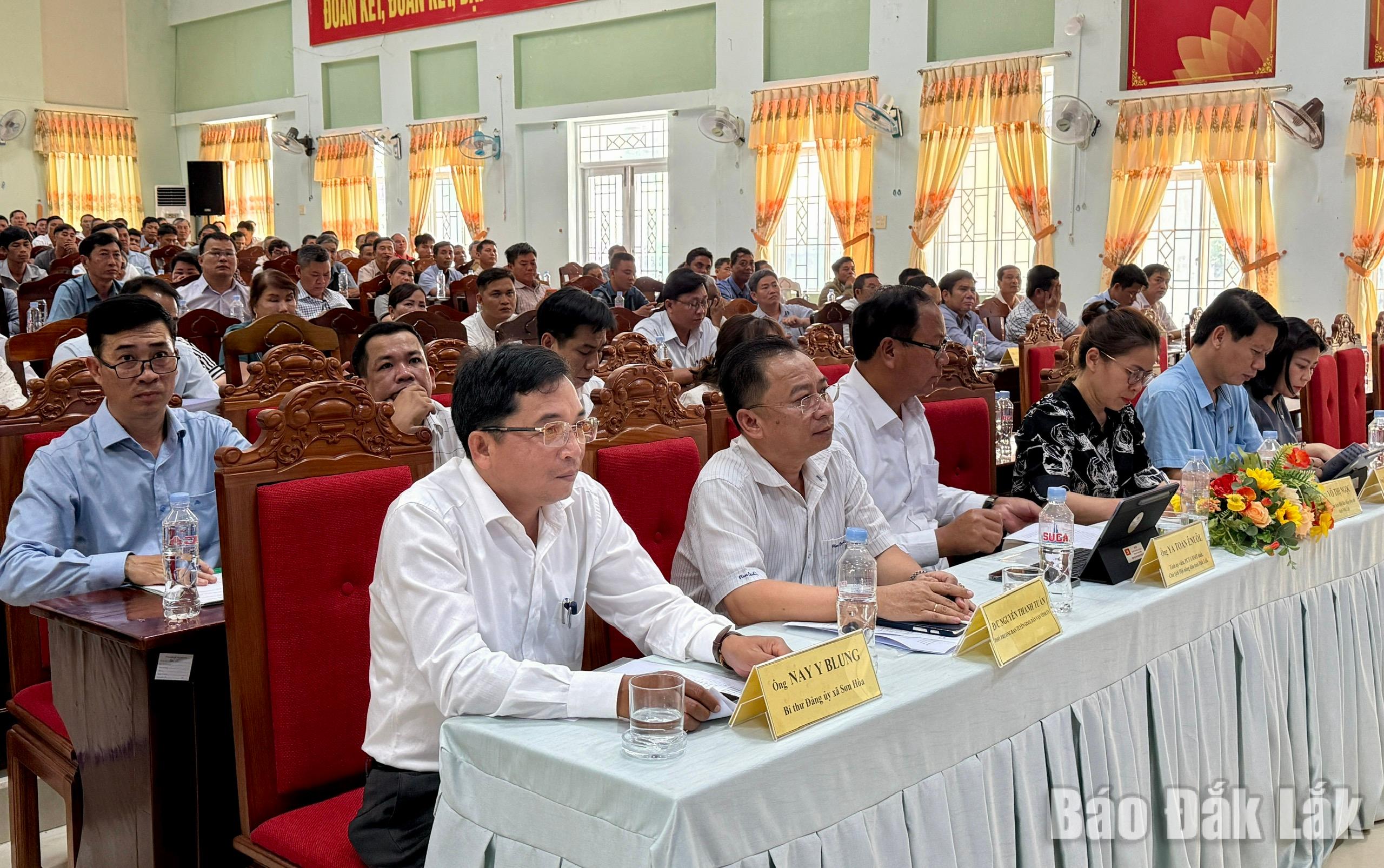 Đại biểu tham dự hội nghị.