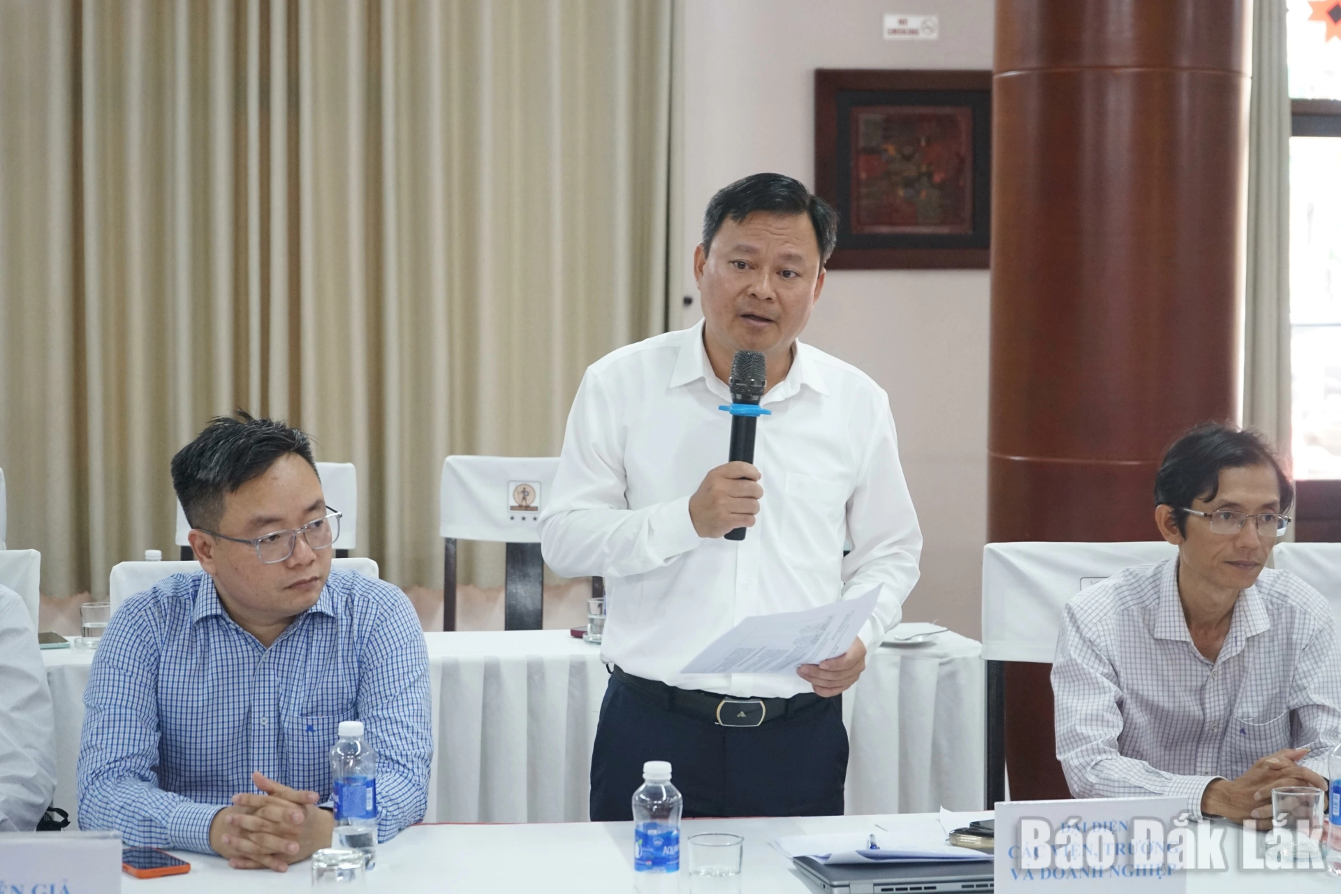 TS. Nguyễn Phương Đại Nguyên (Trường Đại học Tây Nguyên) chia sẻ tại buổi tọa đàm