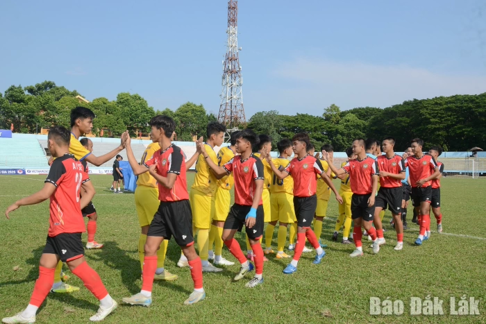 Giải bóng đá hạng Nhì quốc gia 2026: Đánh bại ứng viên thăng hạng, Đắk Lắk áp sát nhóm đầu bảng