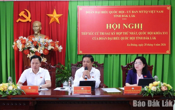 Đoàn ĐBQH tỉnh tiếp xúc cử tri các xã Ea Drăng, Ea Khăl, Ea Hiao