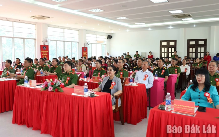 Gặp mặt kỷ niệm 25 năm Ngày thành lập Trung đoàn CSCĐ Tây Nguyên