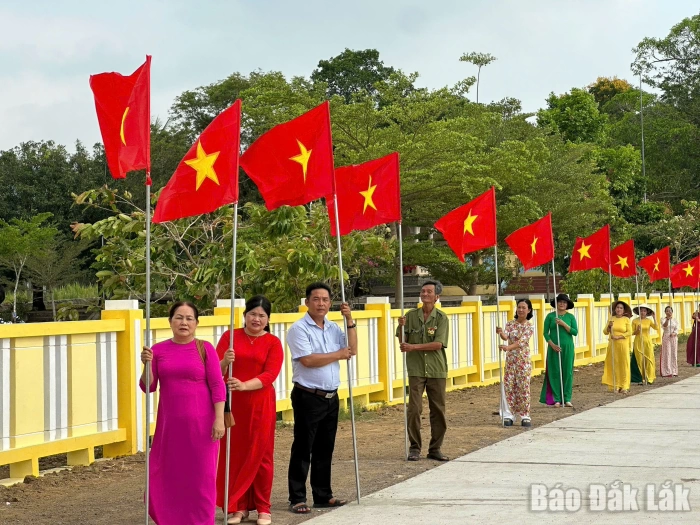 Xã Ô Loan khánh thành công trình “Sắc cờ quê hương”