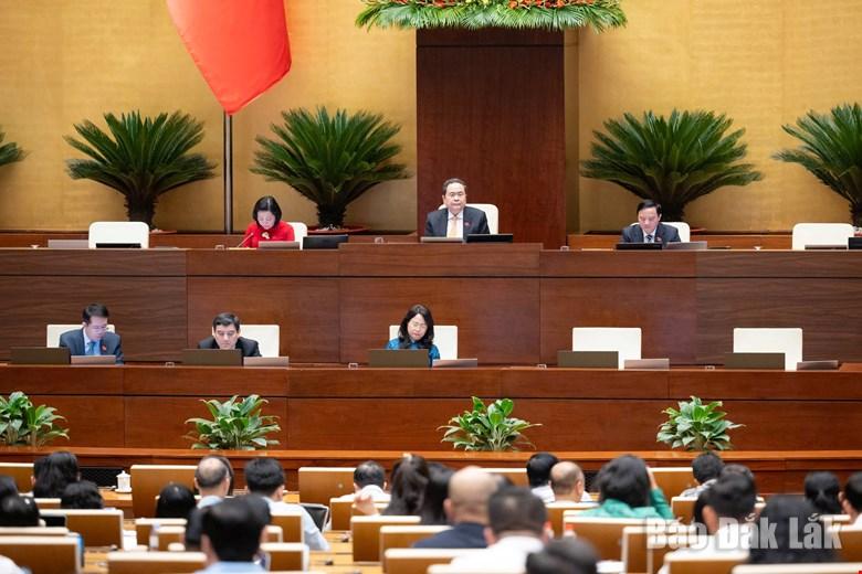 Quang cảnh phiên làm việc. Ảnh: Đoàn ĐBQH tỉnh cung cấp