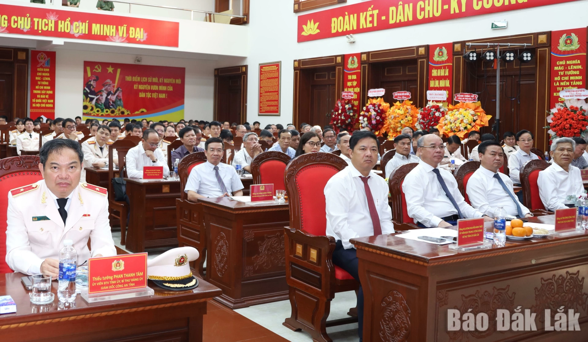 Các đại biểu tham dự lễ kỷ niệm.