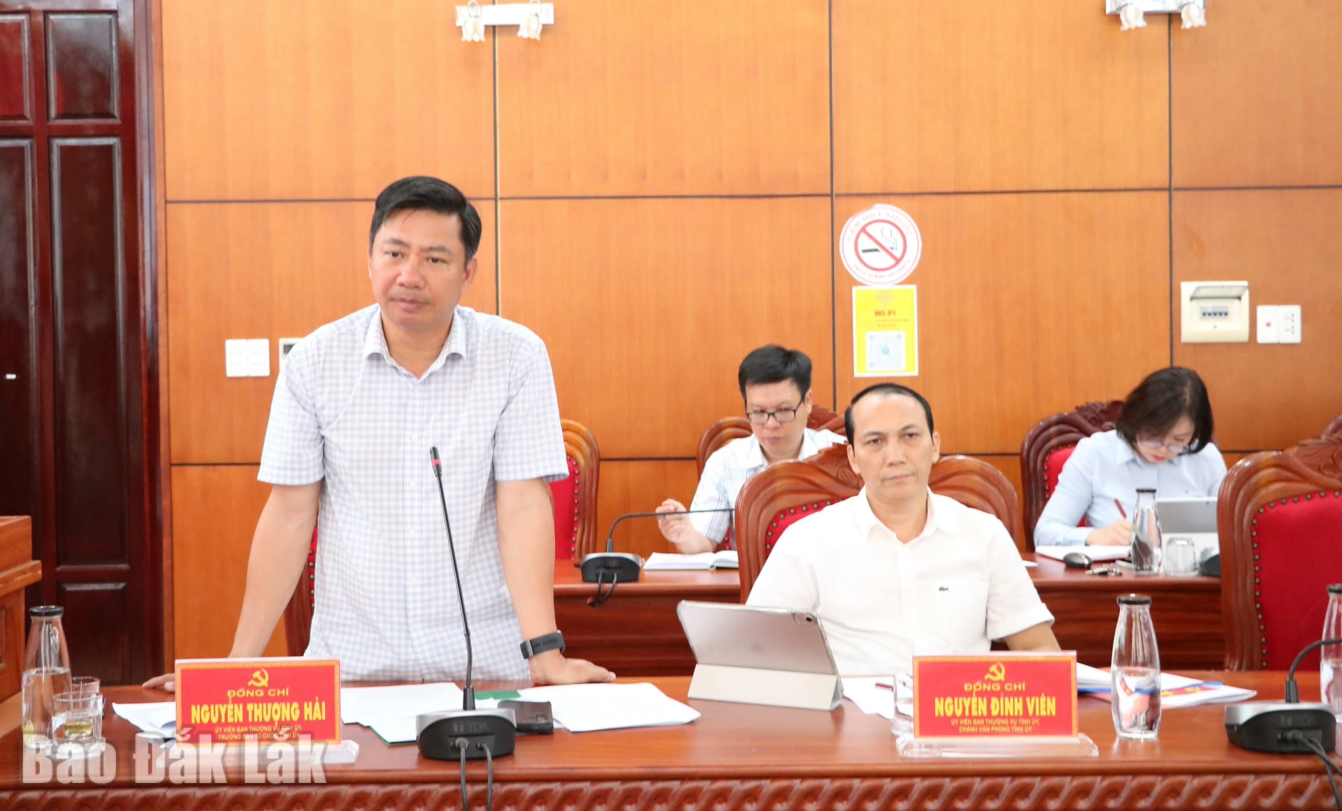 Đồng chí Nguyễn Thượng Hải, Ủy viên Ban Thường vụ Tỉnh ủy, Trưởng Ban Tổ chức Tỉnh ủy phát biểu tại hội nghị.