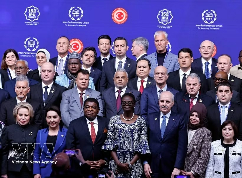 Chairman of the Vietnamese National Assembly Tran Thanh Man and other heads of delegations at the opening ceremony of the IPU-152 in Istanbul on April 15. (Photo: VNA)