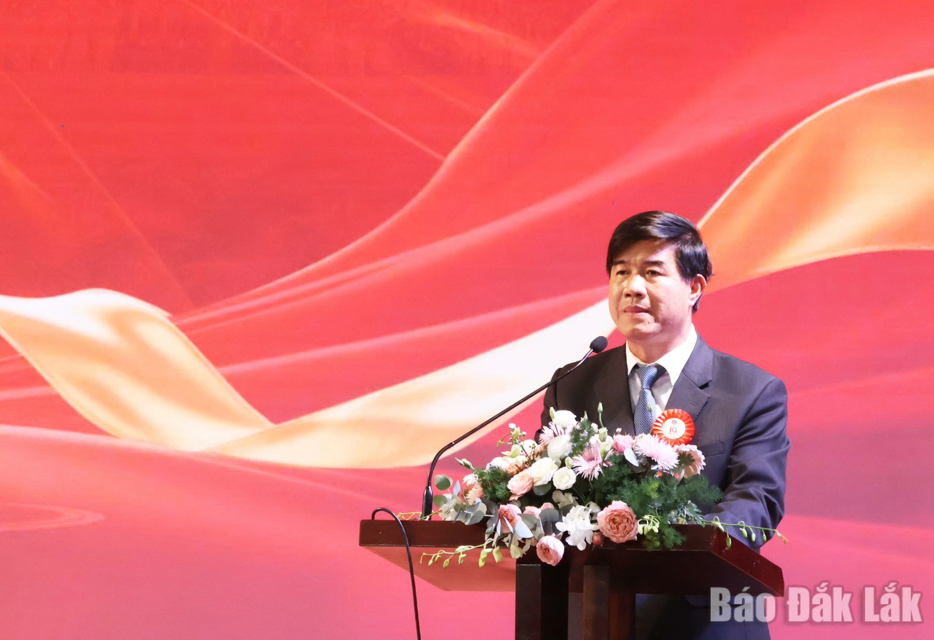 Phó Chủ tịch UBND tỉnh Nguyễn Thiên Văn phát biểu tại buổi lễ.