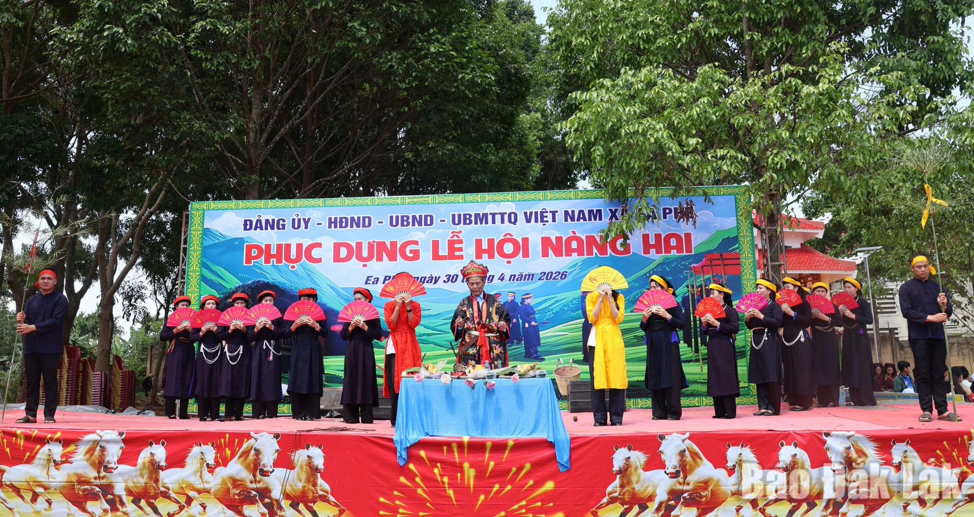 Nghi lễ phục dựng Lễ hội Nàng Hai.