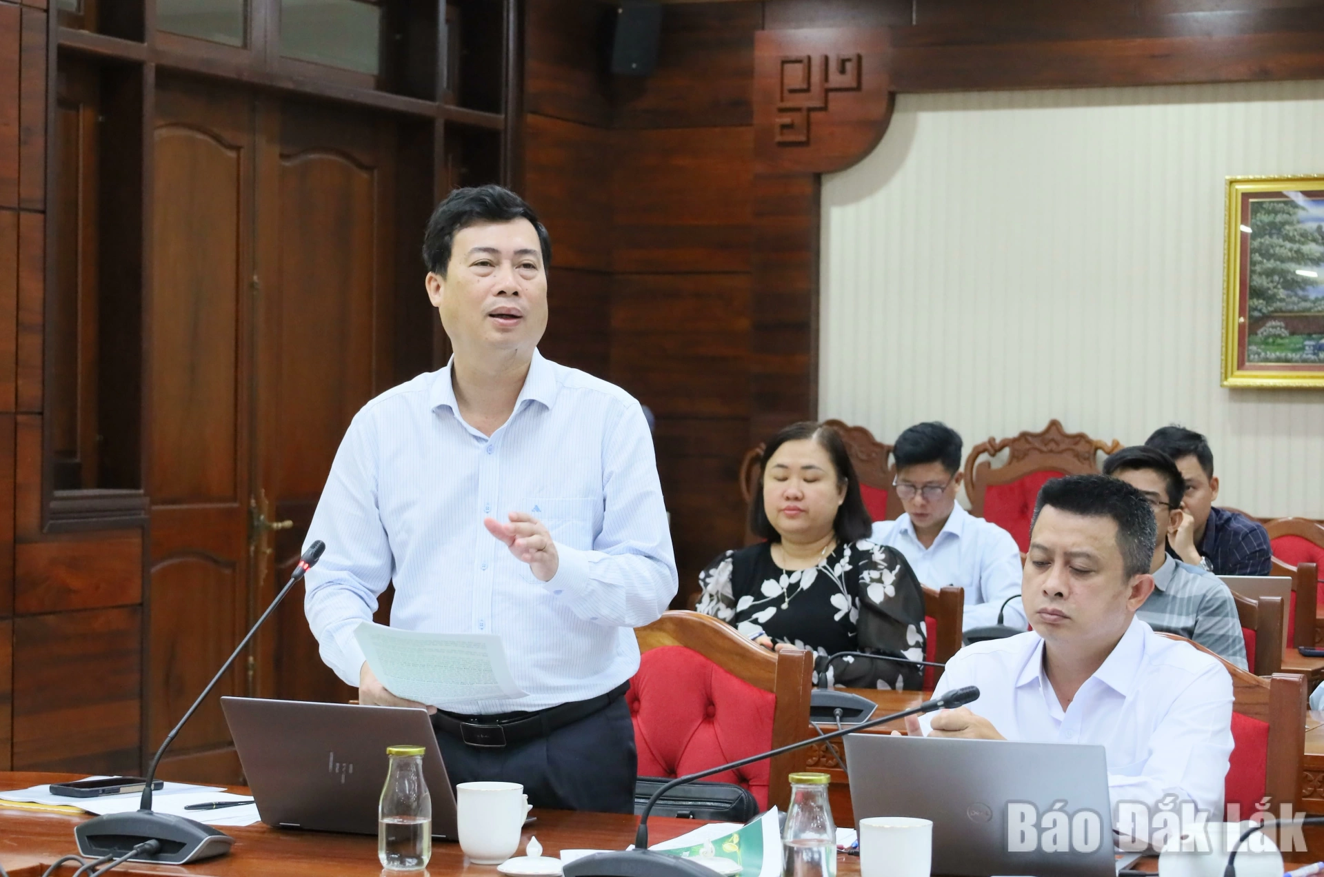 Giám đốc Sở Văn hóa, Thể thao và Du lịch Trần Hồng Tiến báo cáo cụ thể các nội dung theo yêu cầu.