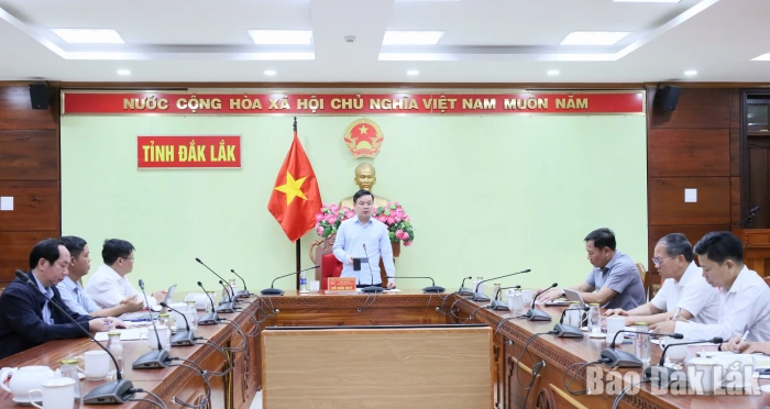 Chủ tịch UBND tỉnh Đỗ Hữu Huy: Tập trung tháo gỡ vướng mắc, đẩy nhanh tiến độ các dự án trọng điểm