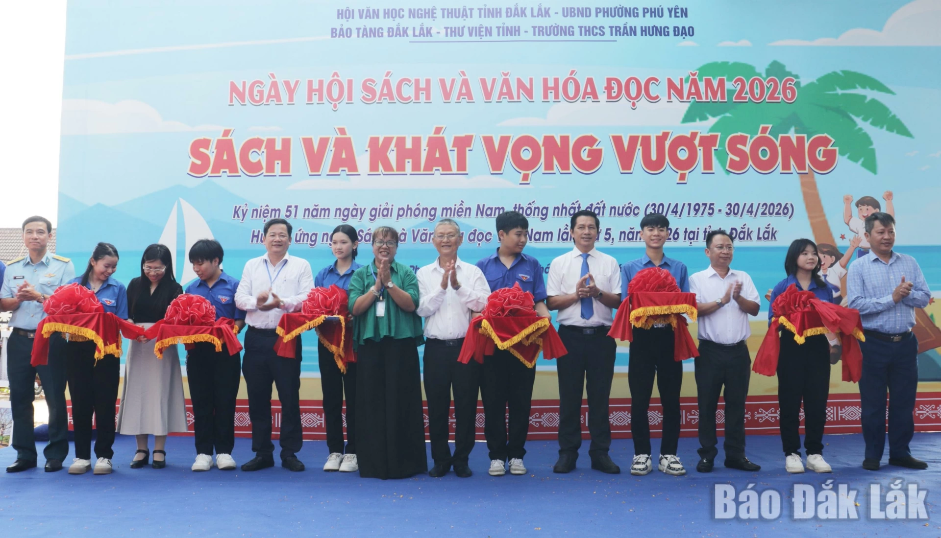 Cắt băng khai mạc Ngày sách và văn hóa đọc 2026.