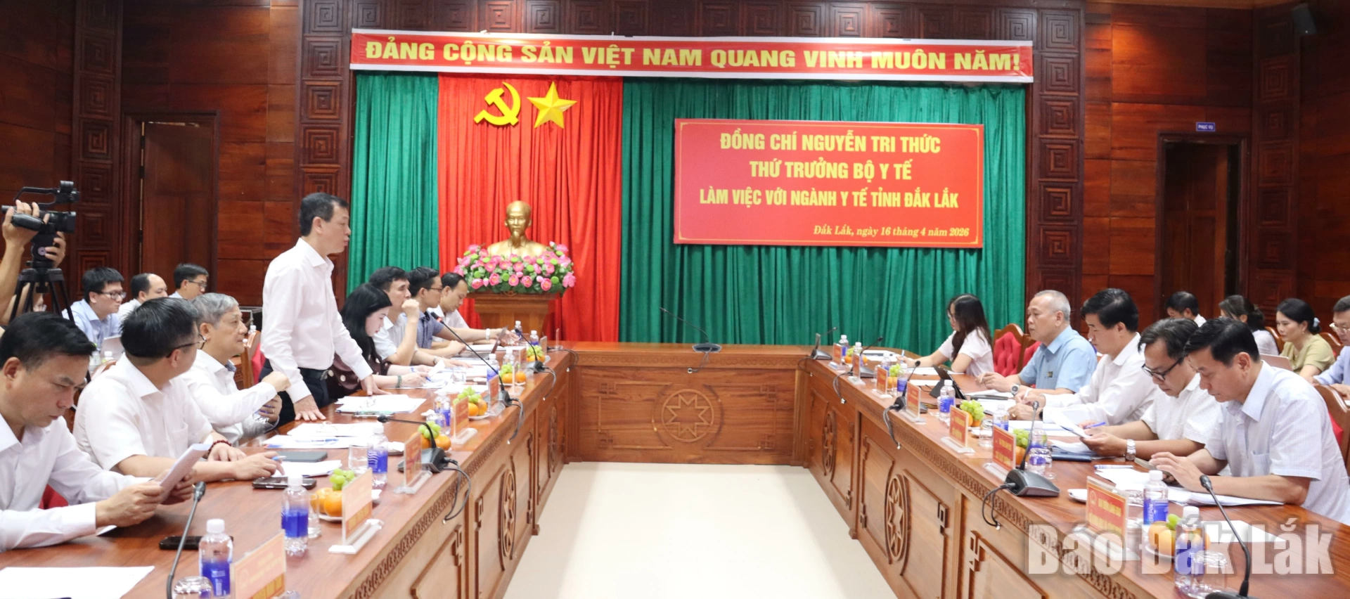 Đại biểu tham dự tại buổi làm việc.
