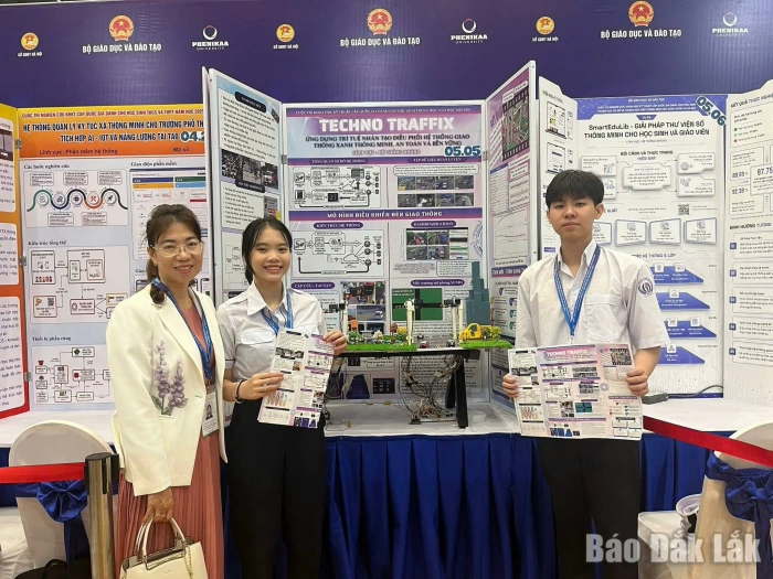 “Techno TraffiX” và bài toán giao thông thông minh của học sinh vùng quê