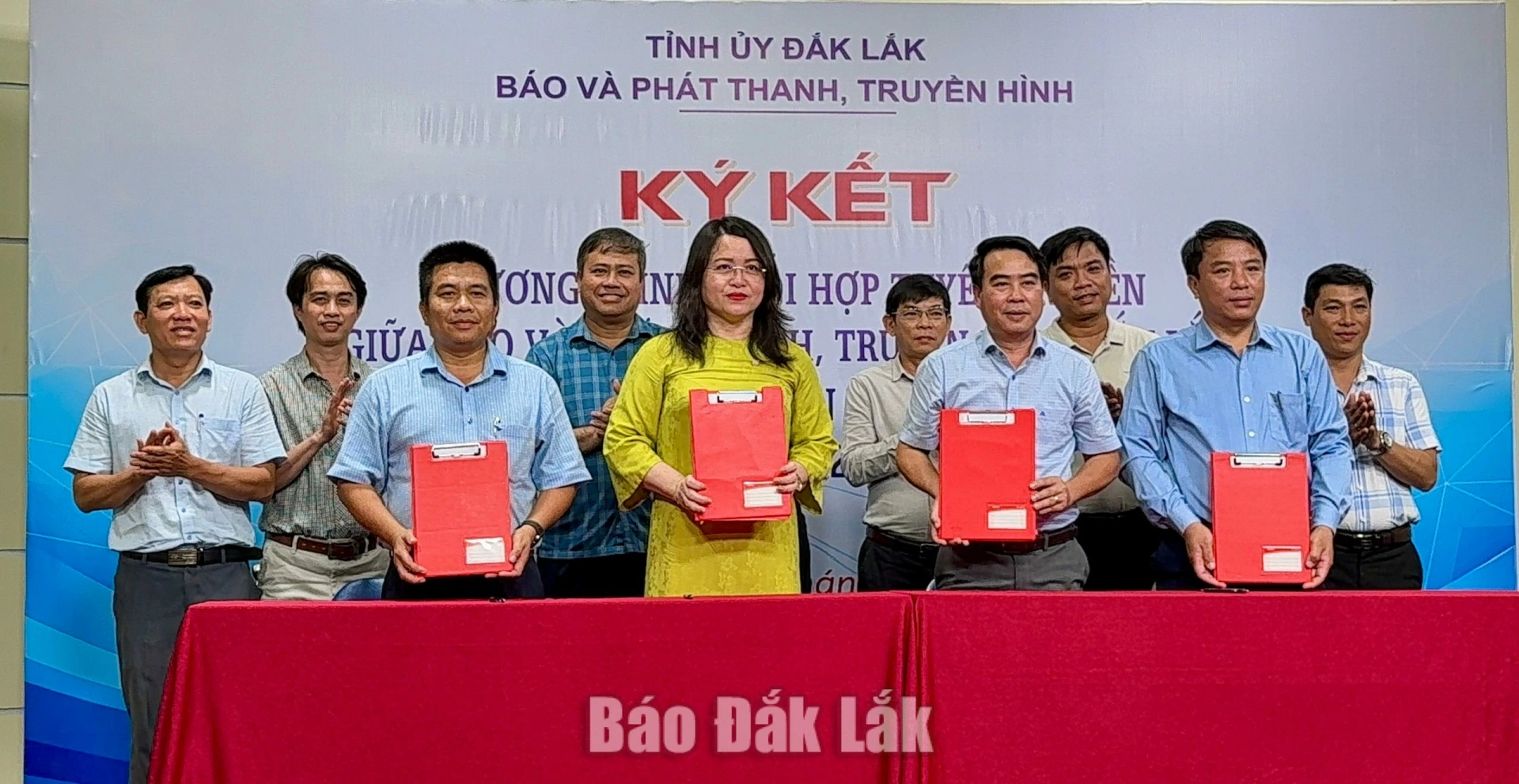 Báo và Phát thanh, Truyền hình Đắk Lắk ký kết Chương trình phối hợp tuyên truyền giai đoạn 2026 - 2030 với các địa phương.