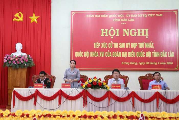 Cử tri các xã Krông Bông, Cư Pui và Hòa Sơn kiến nghị đầu tư hạ tầng giao thông