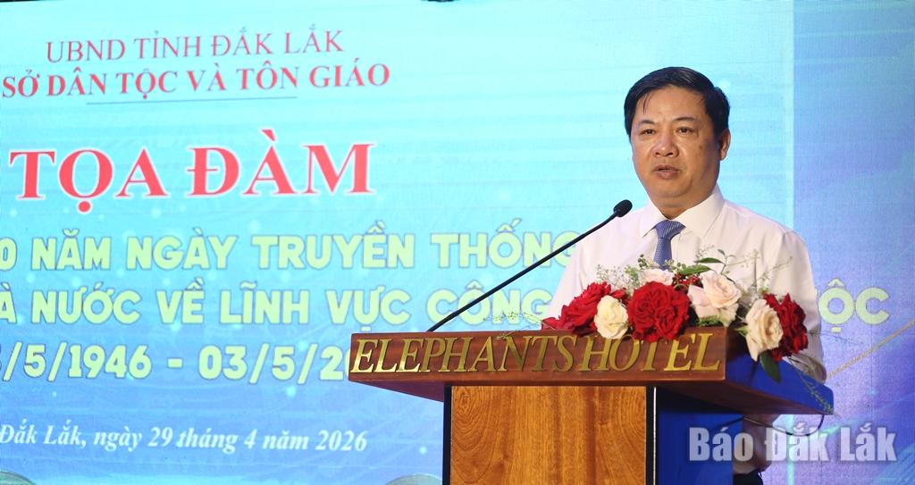 Đồng chí Lương Nguyễn Minh Triết, Ủy viên Trung ương Đảng, Bí thư Tỉnh ủy, Trưởng Đoàn đại biểu Quốc hội tỉnh phát biểu tại tọa đàm.