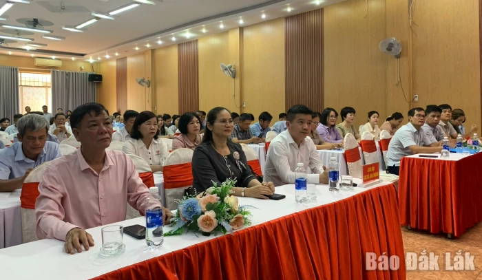 Nâng cao năng lực công tác đối ngoại cho cán bộ mặt trận cơ sở