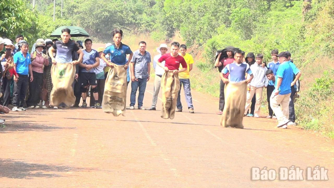 Các vận động viên tham gia thi đấu môn Nhảy bao 