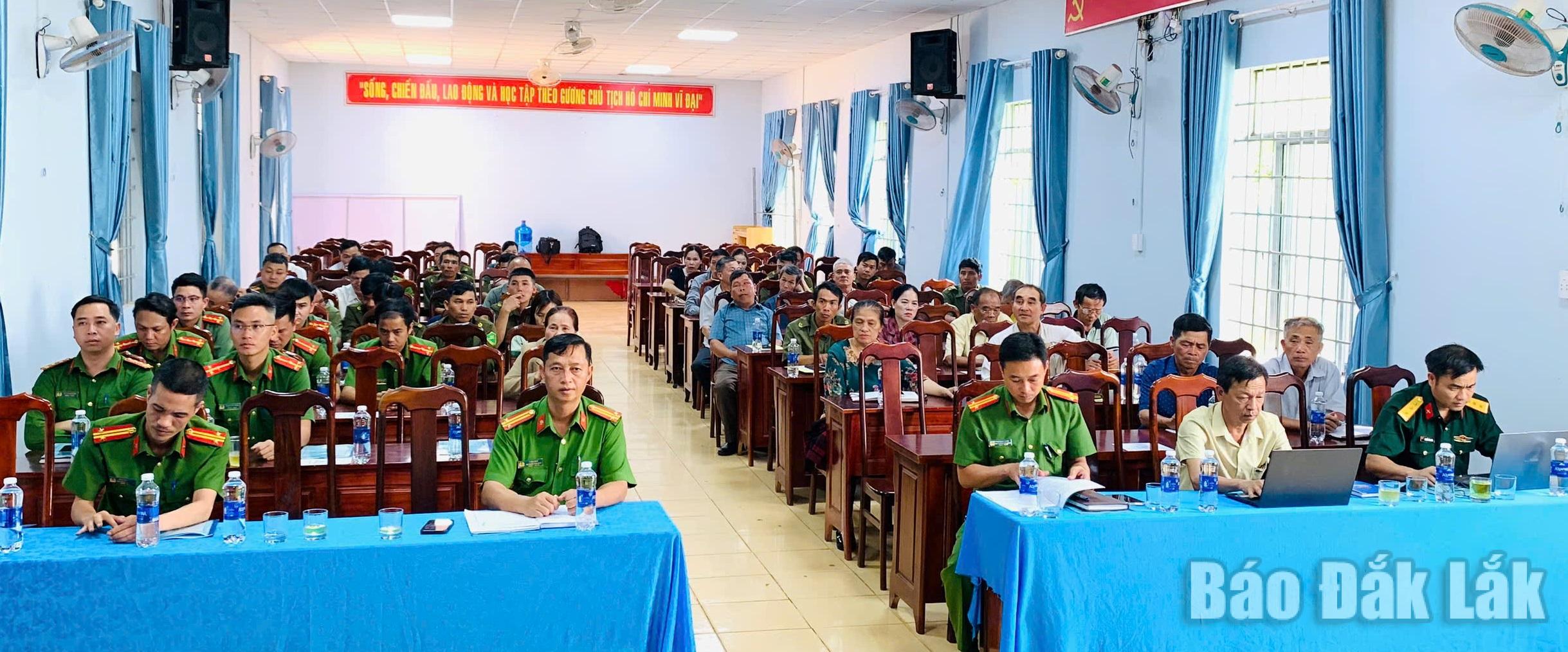 Các đại biểu tham dự hội nghị.