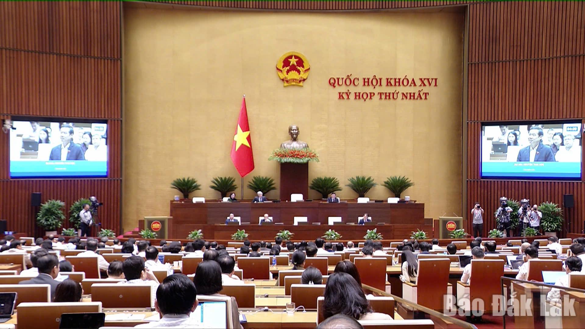 Quang cảnh phiên họp. Ảnh: Đoàn ĐBQH tỉnh cung cấp