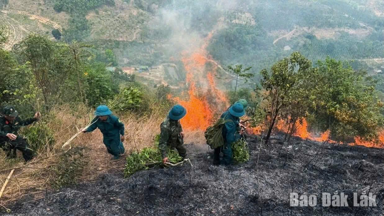 Lực lượng chức năng xã Ea Ning 