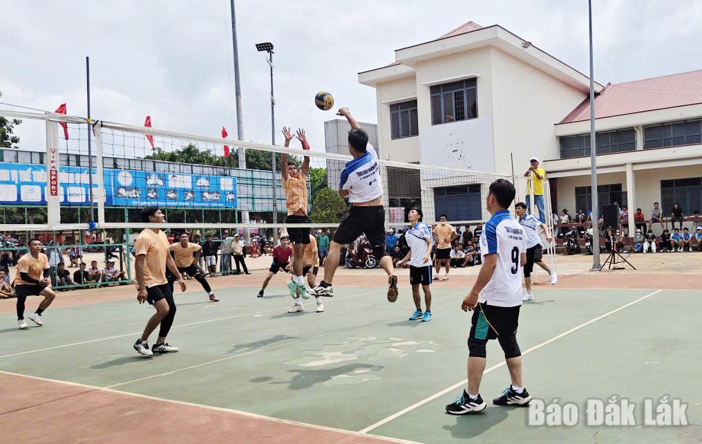 Thi bóng chuyền nam là một nội dung thi đấu thu hút nhiều vận động viên tham gia nhất.