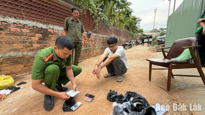 Bắt đối tượng thuê nhà trọ để mua bán ma túy
