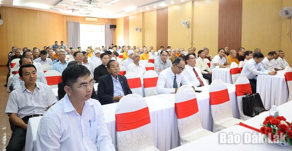 Các đại biểu tham dự hội nghị.