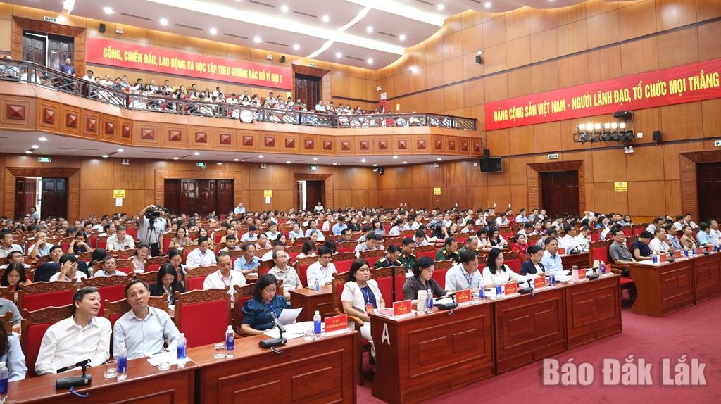 Các đại biểu tham dự hội nghị tại Hội trường Tỉnh ủy Đắk Lắk.